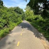 Photo taken at Capital Crescent Trail - Georgetown Area by Kevin J. on 8/12/2023