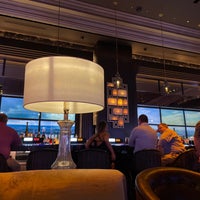 Photo taken at Vista Cocktail Lounge by Kevin J. on 3/29/2022