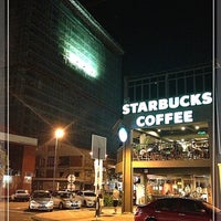 รูปภาพถ่ายที่ Starbucks โดย n .. เมื่อ 4/26/2013