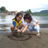 Pantai Ayah (Pantai Logending) - Logending, Ayah