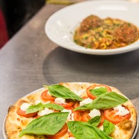 Das Foto wurde bei Happy Italian Pizzeria von Happy Italian Pizzeria am 4/5/2018 aufgenommen