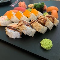 Foto diambil di Sushi Plaza oleh Harri M. pada 9/14/2019