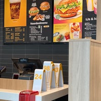 Foto diambil di McDonald&amp;#39;s oleh Turki A pada 5/5/2022