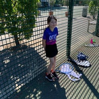 Photo taken at Holland Park Tennis Court by Kathleen B. on 7/10/2022