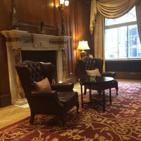 Foto diambil di London Marriott Hotel County Hall oleh Kathleen B. pada 3/5/2015