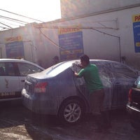 Photo taken at F2 Speed Wash by Leito M. on 11/10/2012