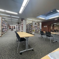 Foto tirada no(a) Sunnyvale Public Library por Vindy F. em 4/3/2022