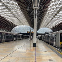 Photo taken at Platform 6 (Heathrow Express) by Vindy F. on 6/1/2022