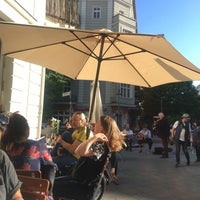 Foto diambil di Café Liebling oleh Manon V. pada 5/6/2018