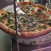 12/8/2016 tarihinde Josef S.ziyaretçi tarafından Grey Block Pizza'de çekilen fotoğraf