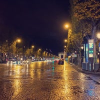 Photo taken at 38 avenue des Champs-Élysées by Abdullah. on 9/27/2022
