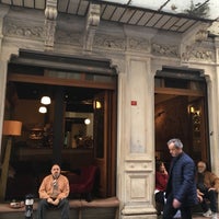 Photo taken at Şimdi Cafe by Eda Ç. on 4/19/2018