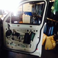Das Foto wurde bei Charleston Auto Glass Power Windows Repairs von Charleston Auto Glass - Power Windows Repairs am 8/19/2015 aufgenommen