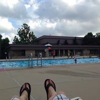 California Park Pool - Swimming Pool in Irving Park
