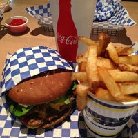 Das Foto wurde bei Boardwalk Fresh Burgers and Fries von Bryan K. am 7/6/2013 aufgenommen