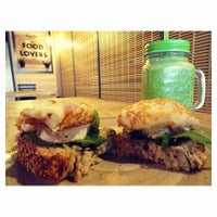 Foto diambil di Meraki Burger&amp;amp;Gastrobar oleh Meraki Burger&amp;amp;Gastrobar pada 5/17/2018