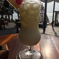 Foto diambil di Sunset Beach Bar &amp;amp; Restaurant oleh Arthur C. pada 1/12/2019