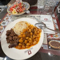 Foto diambil di Lale Restaurant oleh Bilal B. pada 11/12/2023