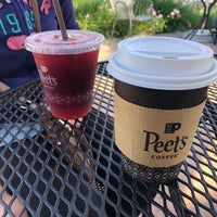 Das Foto wurde bei Peet&amp;#39;s Coffee &amp;amp; Tea von Jacquelin H. am 8/14/2018 aufgenommen