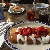 Photo taken at Pete&amp;#39;s Breakfast House by Jane L. on 10/6/2019