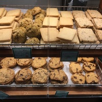11/13/2019 tarihinde Jane L.ziyaretçi tarafından Arizmendi Bakery'de çekilen fotoğraf
