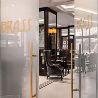 1/8/2014 tarihinde BRASS Restaurant &amp;amp; Barziyaretçi tarafından BRASS Restaurant &amp;amp; Bar'de çekilen fotoğraf