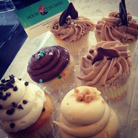 Photo taken at House of Cupcakes by Jennifer G. on 9/3/2013