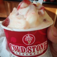 Photo taken at Cold Stone Creamery by Julian S. on 7/17/2015