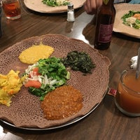 Das Foto wurde bei Mudai Ethiopian Restaurant von Julian S. am 1/8/2018 aufgenommen