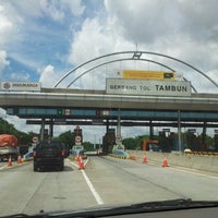 Review Gerbang Tol Grand Wisata