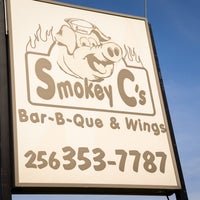 Das Foto wurde bei Smokey C&amp;#39;s Bar-B-Que &amp;amp; Wings von Smokey C&amp;#39;s Bar-B-Que &amp;amp; Wings am 6/4/2018 aufgenommen