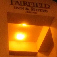 Foto diambil di Fairfield Inn &amp;amp; Suites Arlington Near Six Flags oleh Gail W. pada 9/28/2013