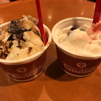 Photo taken at Cold Stone Creamery by Haruka P. on 9/27/2019