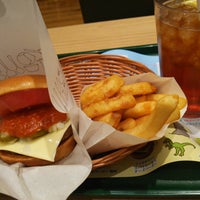 Photo taken at MOS Burger by もっち 　. on 3/23/2018