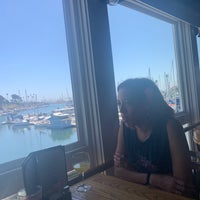 Das Foto wurde bei Jolly Roger Restaurants von Nikki am 9/7/2019 aufgenommen