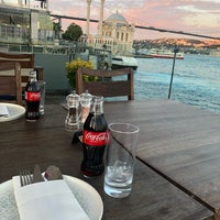 รูปภาพถ่ายที่ Cruise Lounge Bar at Radisson Blu Bosphorus Hotel โดย FAJR เมื่อ 7/27/2023