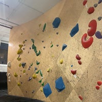 Photo taken at Brooklyn Boulders Queensbridge by Barb L. on 8/24/2021