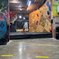 Photo taken at Brooklyn Boulders by Barb L. on 11/17/2021