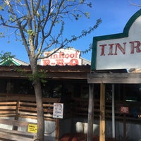 Photo taken at Tin Roof BBQ by Angel M. on 4/6/2017