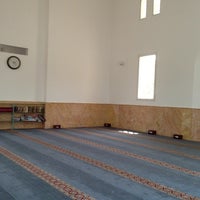 Photo taken at AbdAllah and AbdAlGhafoor Mosque مسجد عبد الله و عبد الغفور by shjwisdom s. on 6/5/2013