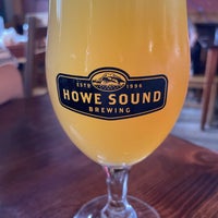 Photo taken at Howe Sound Inn and Brewing Company by Spatial Media on 7/10/2022