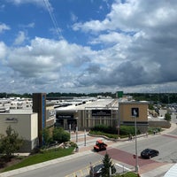 Photo taken at Toronto Premium Outlets by Spatial Media on 8/7/2023