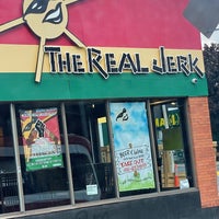 Photo prise au The Real Jerk Restaurant par Spatial Media le8/29/2021