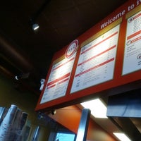 3/31/2014에 Bill C.님이 Ivy&amp;#39;s Burgers, Hot Dogs and Fries에서 찍은 사진