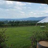 Photo taken at The Winery at Hunters Valley by Walt F. on 8/10/2021