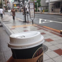 Photo taken at 東急百貨店本店前バス停 by 顎鬚 海. on 9/10/2015
