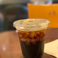 Photo taken at NEW YORKER&amp;#39;S Cafe by Hideki T. on 5/27/2019