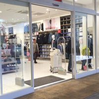 ユニクロ Clothing Store ユニクロ Clothing Store