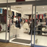 ユニクロ Clothing Store ユニクロ Clothing Store