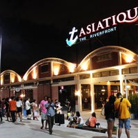 Photo taken at Asiatique The Riverfront by _pqill on 4/27/2013